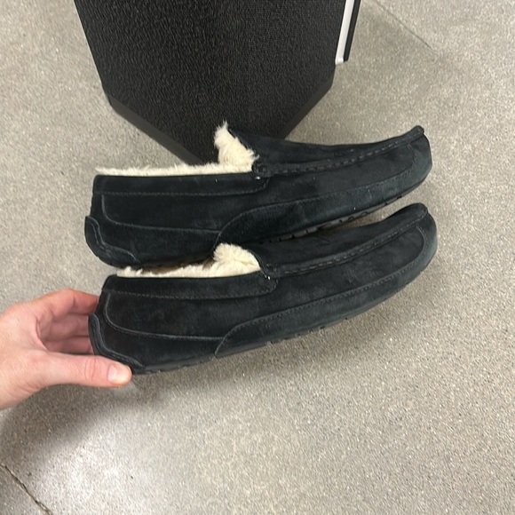 Ugg Suede slippers men’s size 12 black - Picture 10 of 12